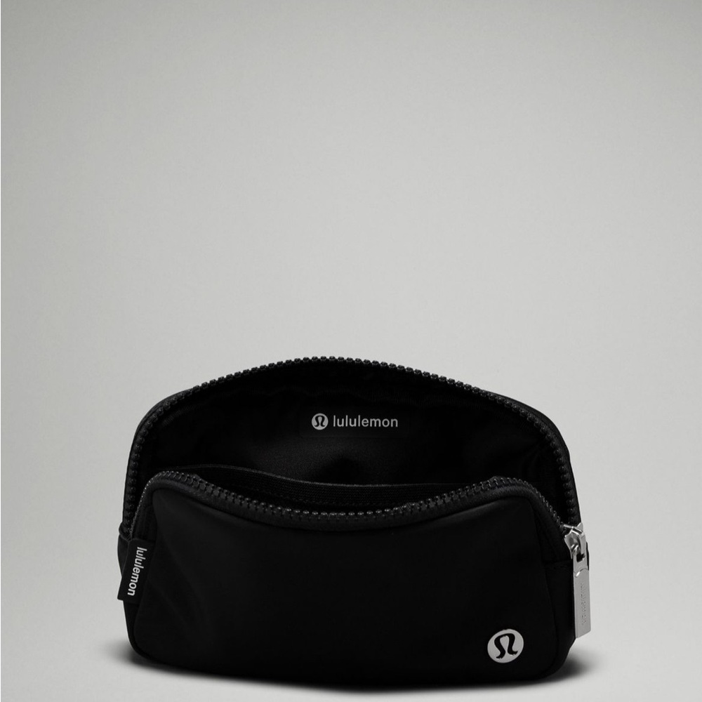lululemon athletica Everywhere Belt Bag Mini -Black - Picture 12 of 15